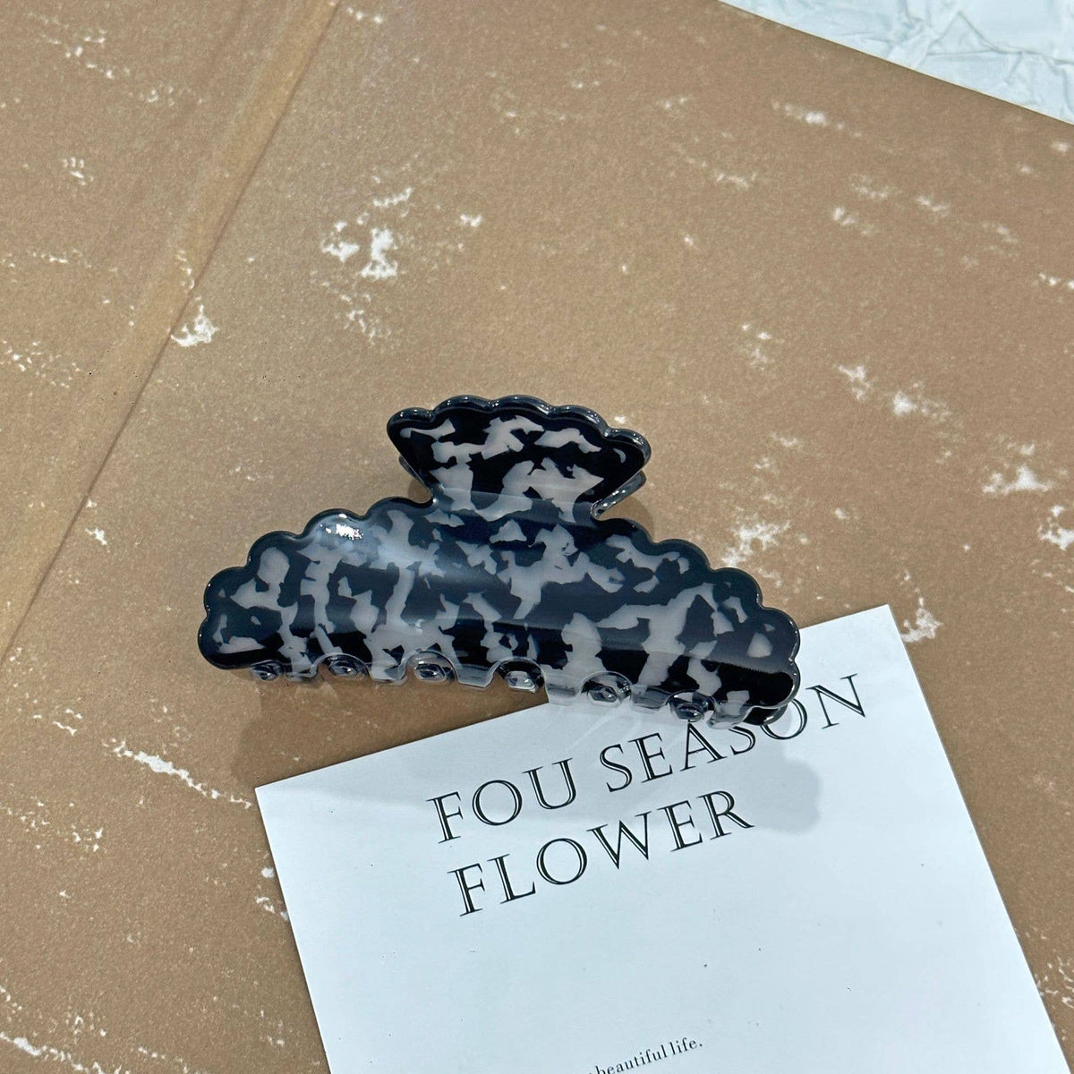 Wave Edge Claw Clip